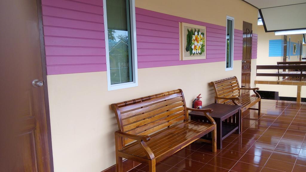 Sangtong Beach Resort Laem Sing Ngoại thất bức ảnh