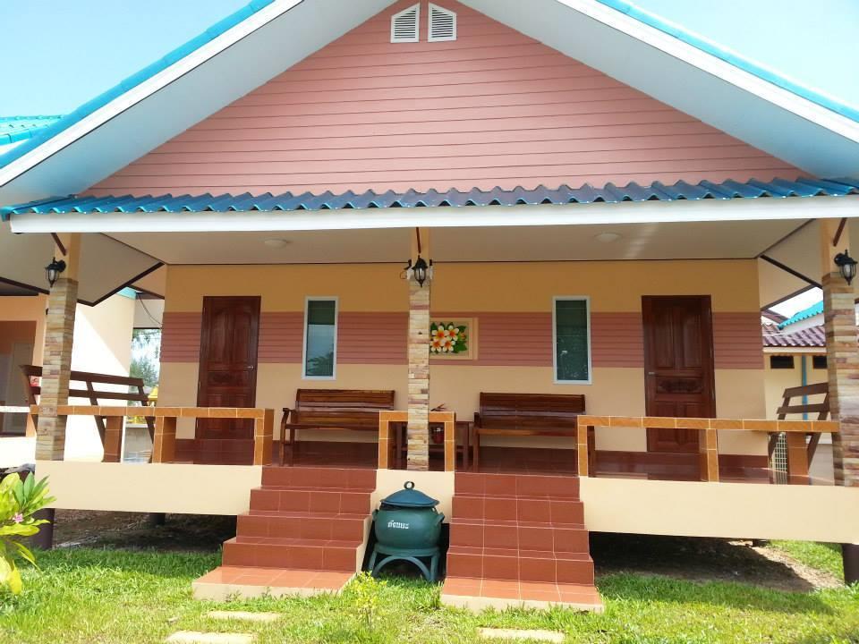 Sangtong Beach Resort Laem Sing Ngoại thất bức ảnh