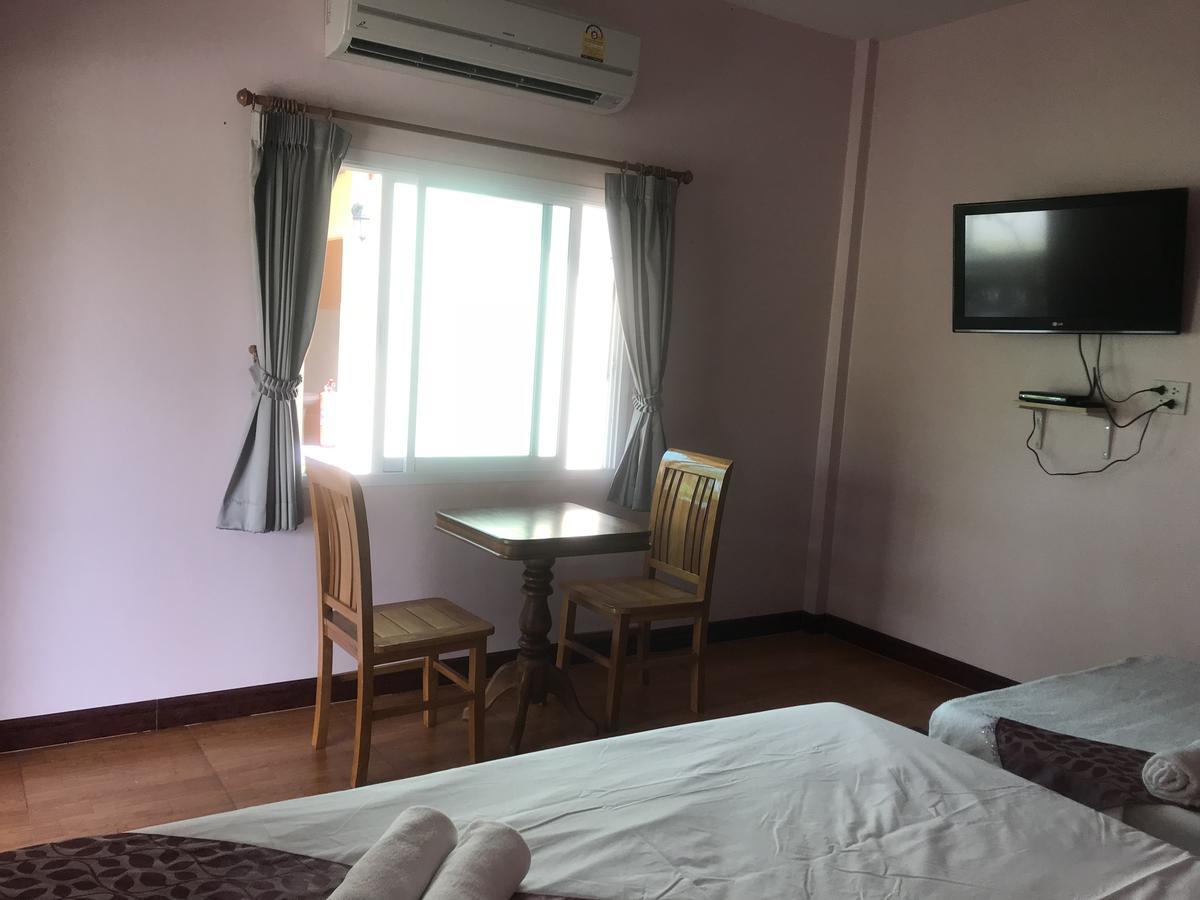 Sangtong Beach Resort Laem Sing Ngoại thất bức ảnh