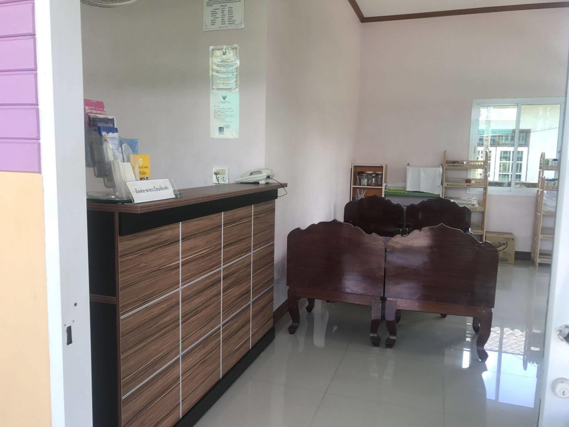 Sangtong Beach Resort Laem Sing Ngoại thất bức ảnh