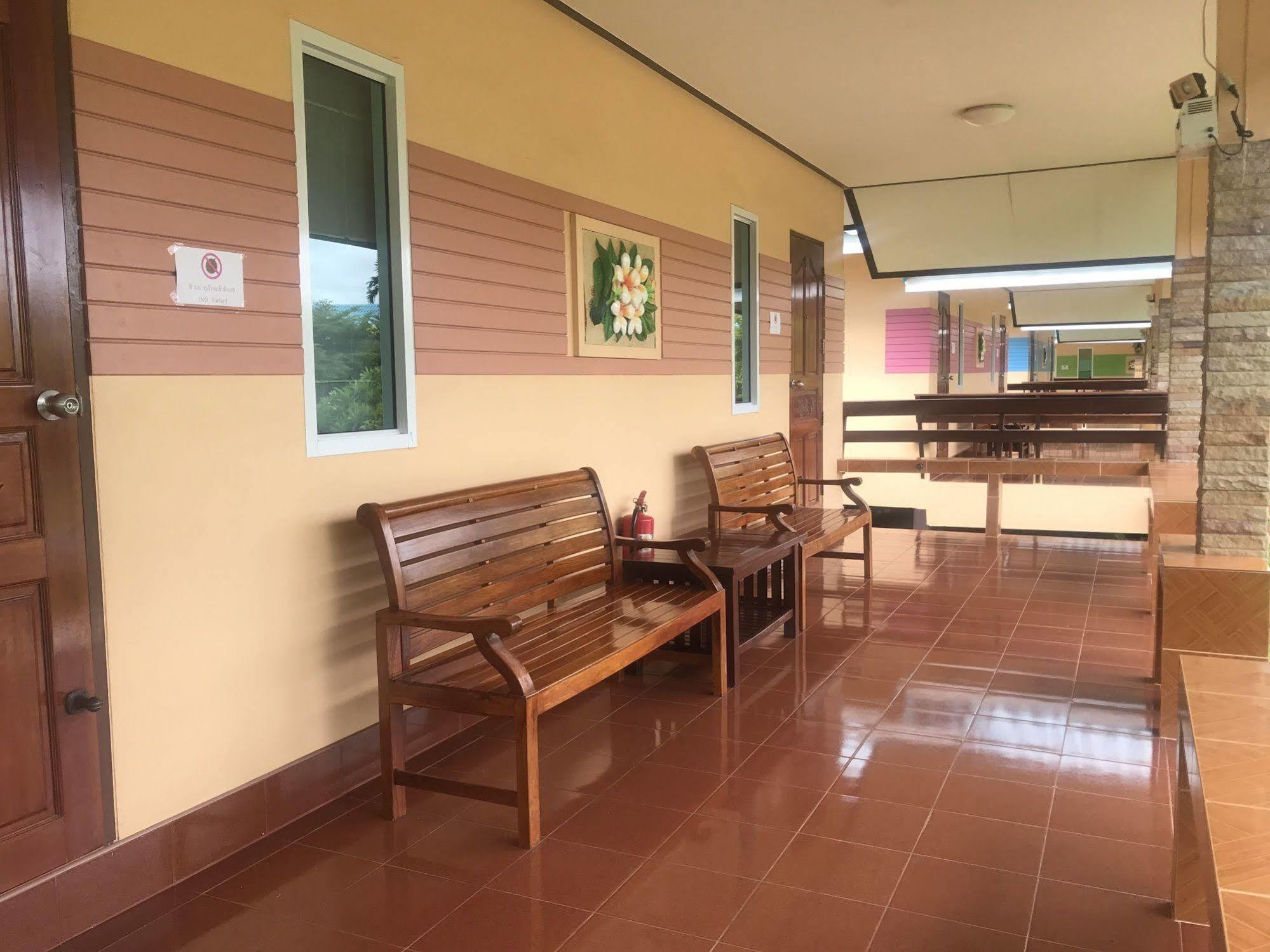 Sangtong Beach Resort Laem Sing Ngoại thất bức ảnh