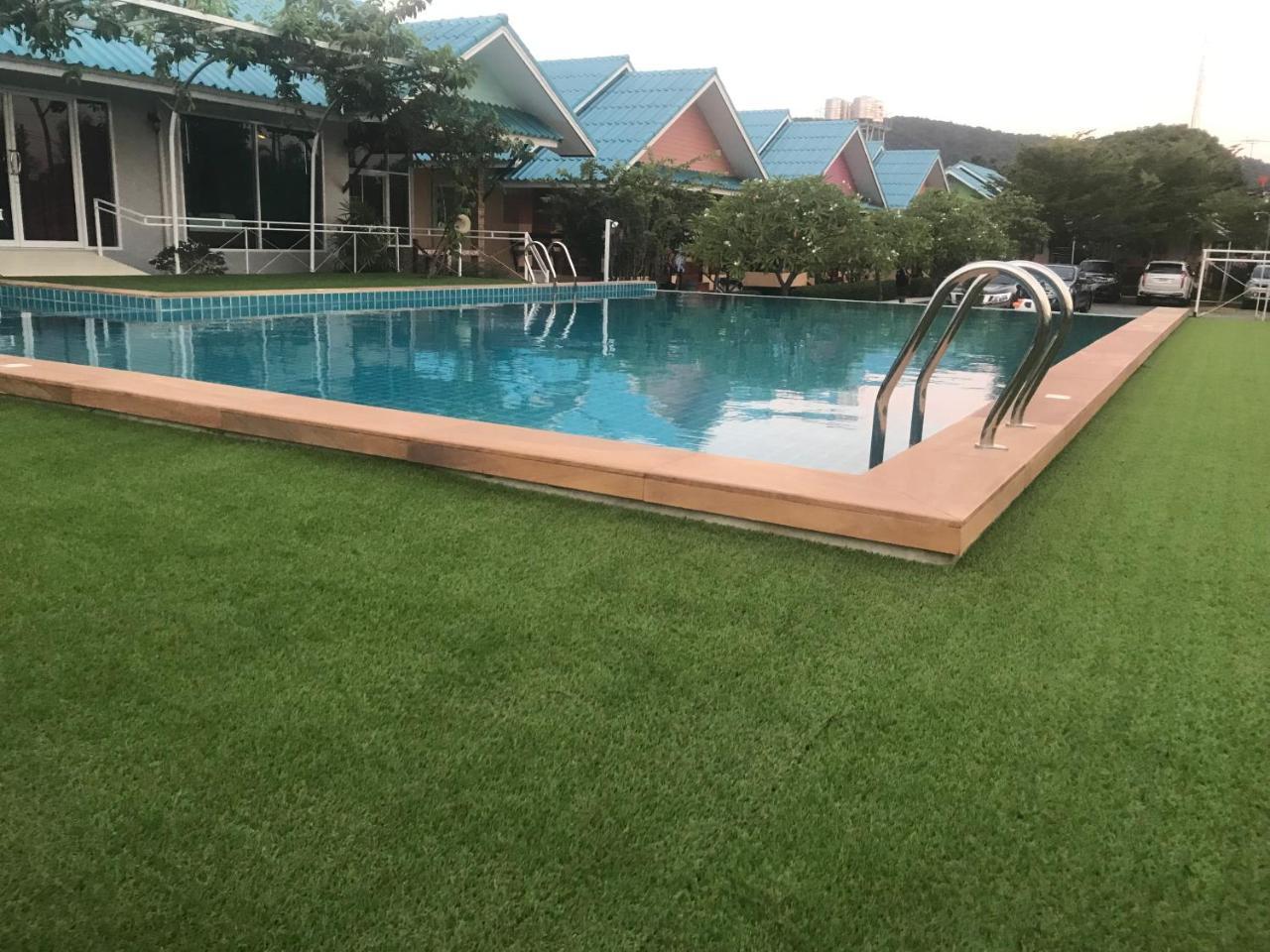 Sangtong Beach Resort Laem Sing Ngoại thất bức ảnh